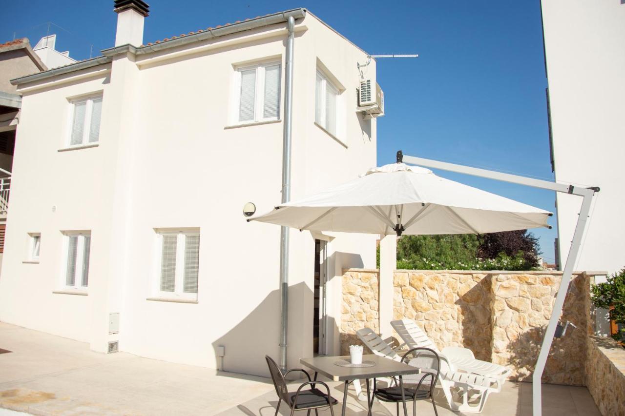 Holiday House By The Sea Vigo ザダル エクステリア 写真