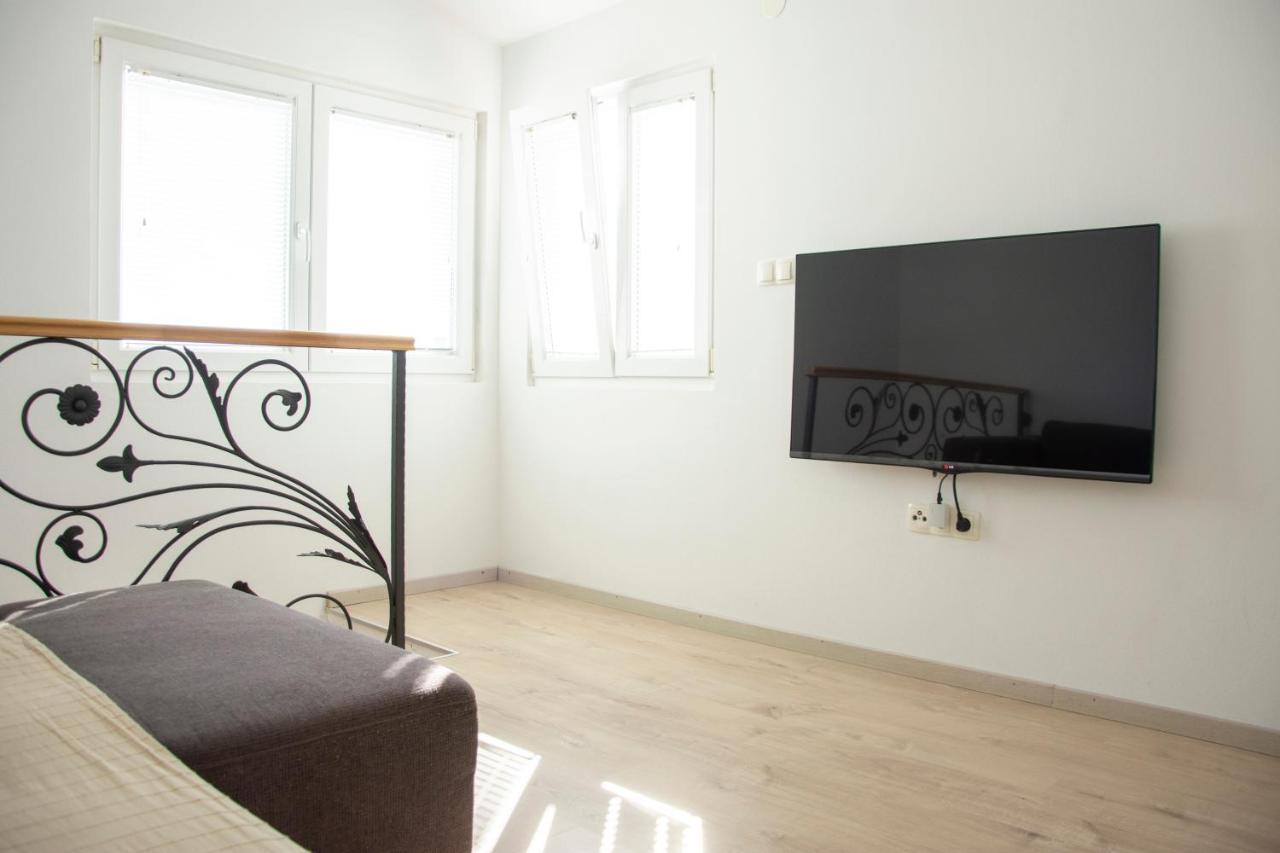 Holiday House By The Sea Vigo ザダル エクステリア 写真
