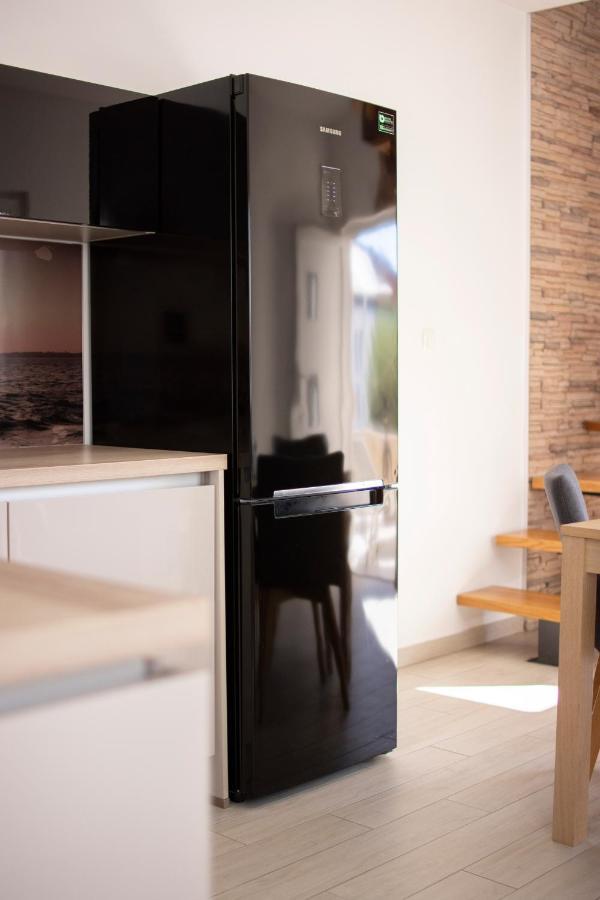 Holiday House By The Sea Vigo ザダル エクステリア 写真